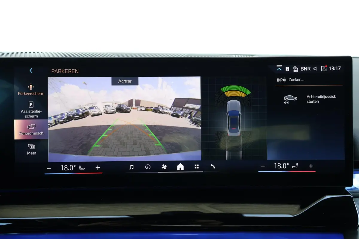 eDrive40 84 kWh | Soh 97% | M-Sport Pakket | Pano Dak | Trekhaak | Harman Kardon | Driving Assistant Plus | Verwarmde Voorstoelen |