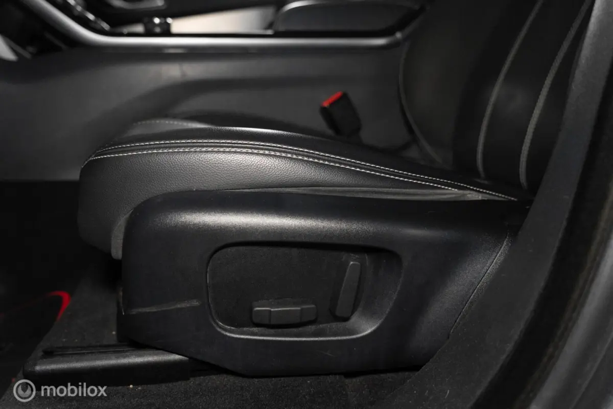 2.0 P250 Turbo AWD R-Dynamic SE