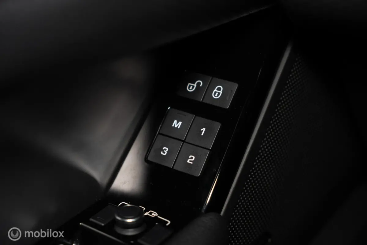 2.0 P250 Turbo AWD R-Dynamic SE