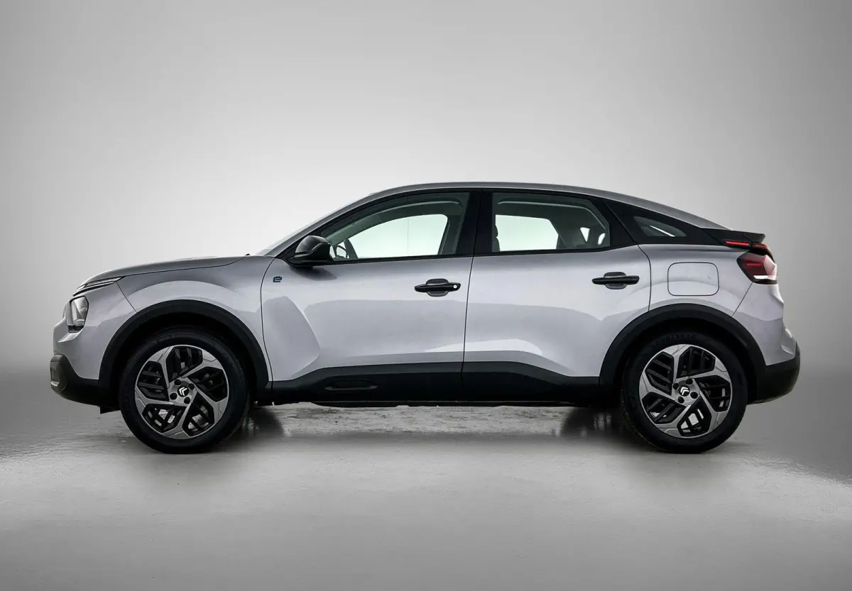 You 50 kWh 136pk | Accu 97% | Navigatie via Apple Carplay / Android Auto | Achteruitrijcamera | Climate Control | Cruise Control | Parkeersensoren | DAB+ radio | Armsteun | Stof/kunstlederen