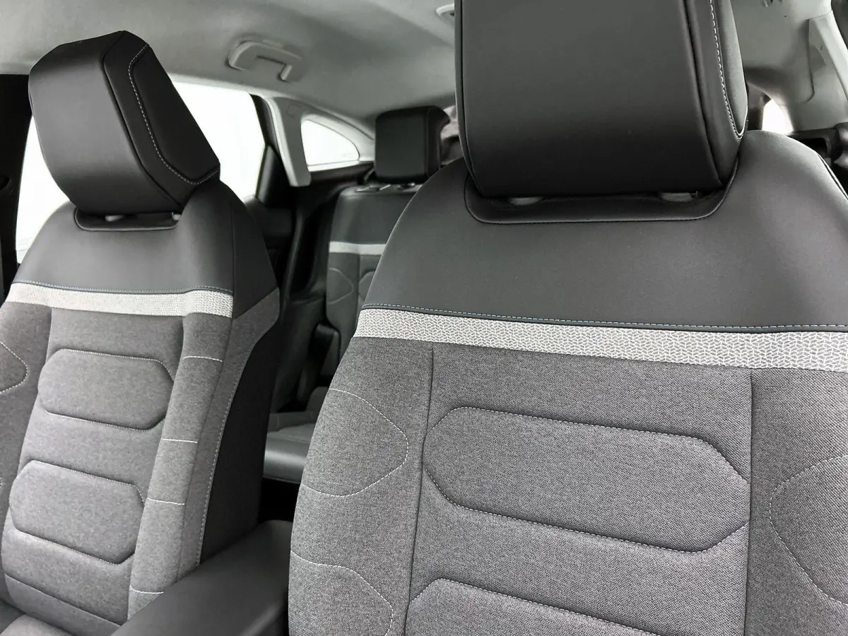 You 50 kWh 136pk | Accu 97% | Navigatie via Apple Carplay / Android Auto | Achteruitrijcamera | Climate Control | Cruise Control | Parkeersensoren | DAB+ radio | Armsteun | Stof/kunstlederen