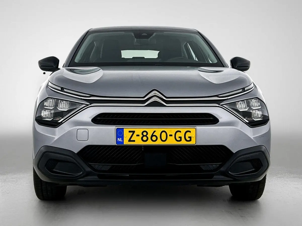 You 50 kWh 136pk | Accu 97% | Navigatie via Apple Carplay / Android Auto | Achteruitrijcamera | Climate Control | Cruise Control | Parkeersensoren | DAB+ radio | Armsteun | Stof/kunstlederen