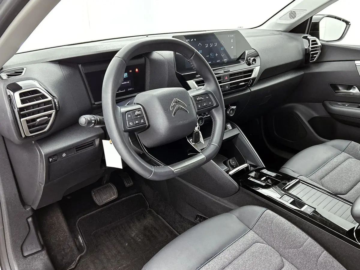 You 50 kWh 136pk | Accu 97% | Navigatie via Apple Carplay / Android Auto | Achteruitrijcamera | Climate Control | Cruise Control | Parkeersensoren | DAB+ radio | Armsteun | Stof/kunstlederen