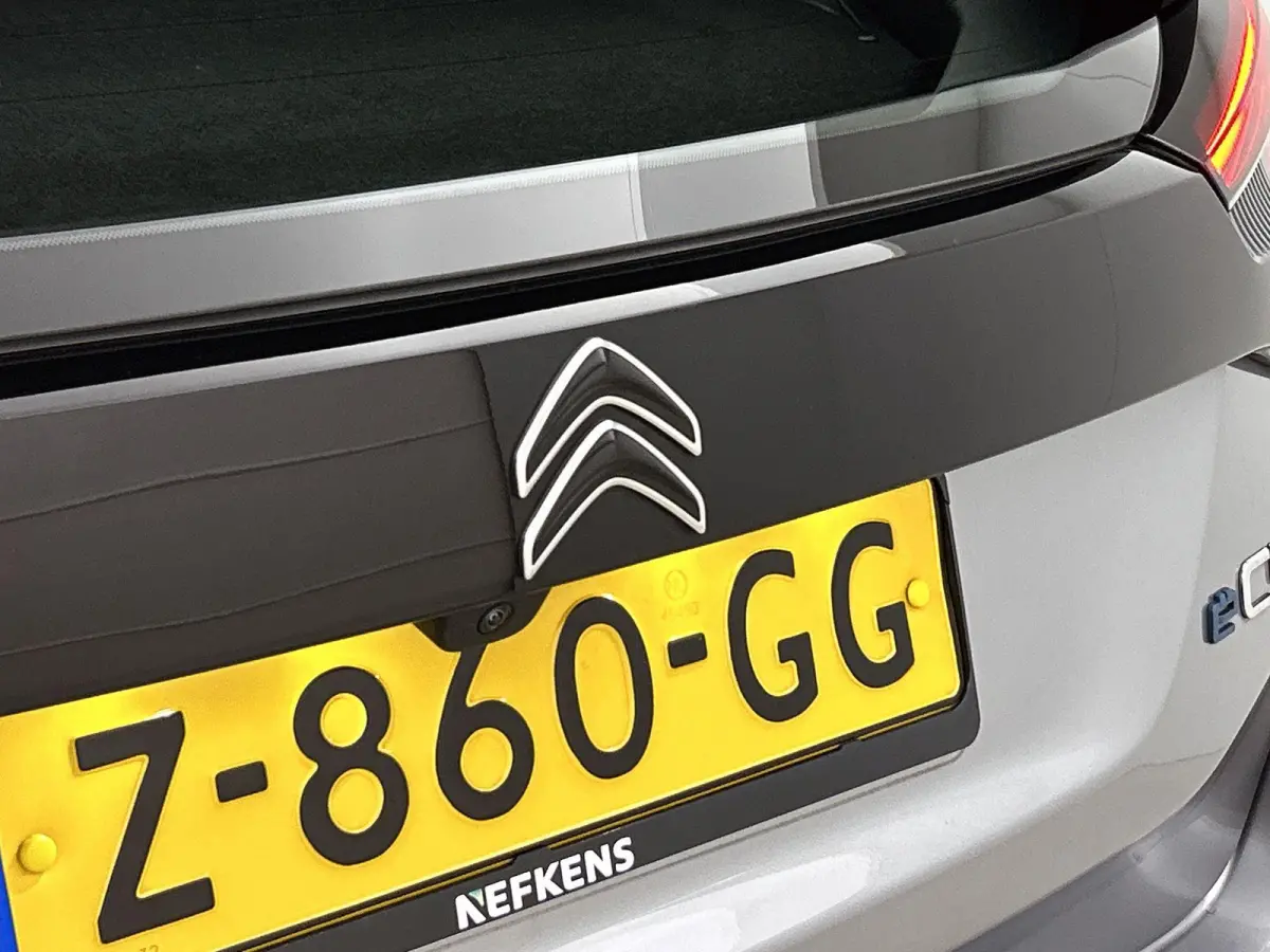 You 50 kWh 136pk | Accu 97% | Navigatie via Apple Carplay / Android Auto | Achteruitrijcamera | Climate Control | Cruise Control | Parkeersensoren | DAB+ radio | Armsteun | Stof/kunstlederen
