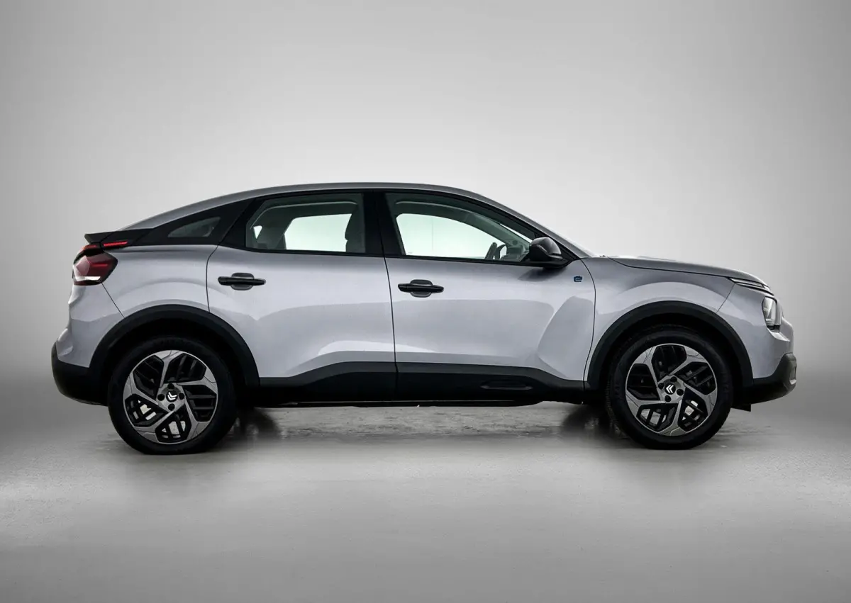 You 50 kWh 136pk | Accu 97% | Navigatie via Apple Carplay / Android Auto | Achteruitrijcamera | Climate Control | Cruise Control | Parkeersensoren | DAB+ radio | Armsteun | Stof/kunstlederen