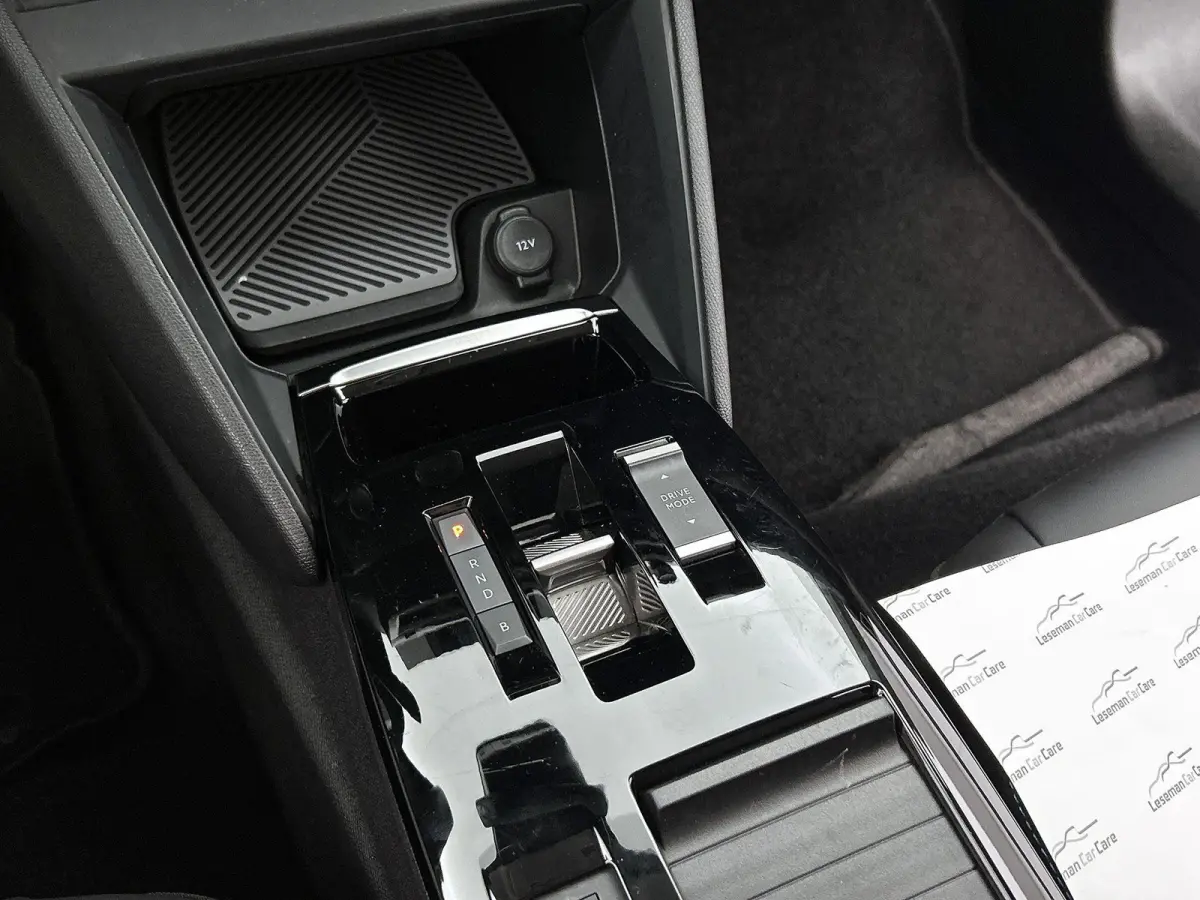 You 50 kWh 136pk | Accu 97% | Navigatie via Apple Carplay / Android Auto | Achteruitrijcamera | Climate Control | Cruise Control | Parkeersensoren | DAB+ radio | Armsteun | Stof/kunstlederen