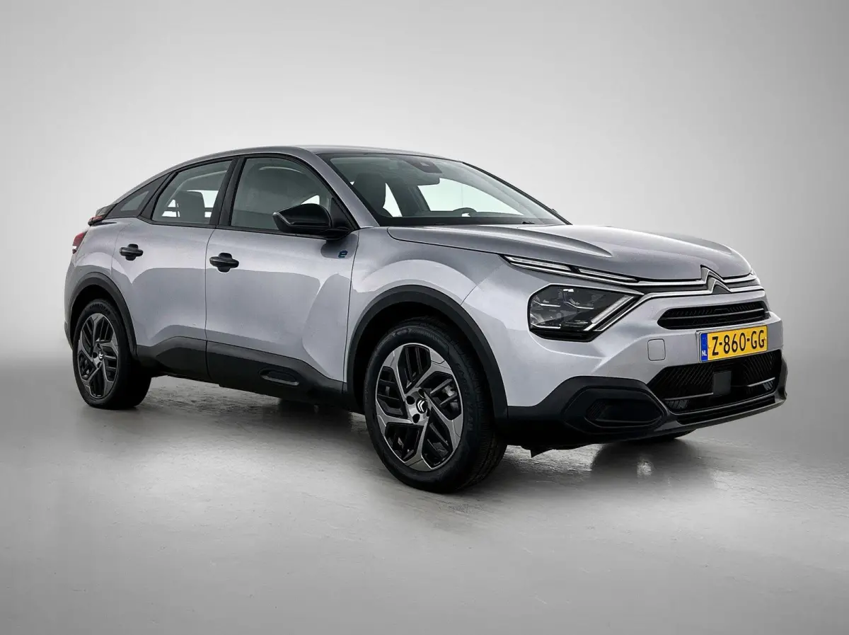 You 50 kWh 136pk | Accu 97% | Navigatie via Apple Carplay / Android Auto | Achteruitrijcamera | Climate Control | Cruise Control | Parkeersensoren | DAB+ radio | Armsteun | Stof/kunstlederen