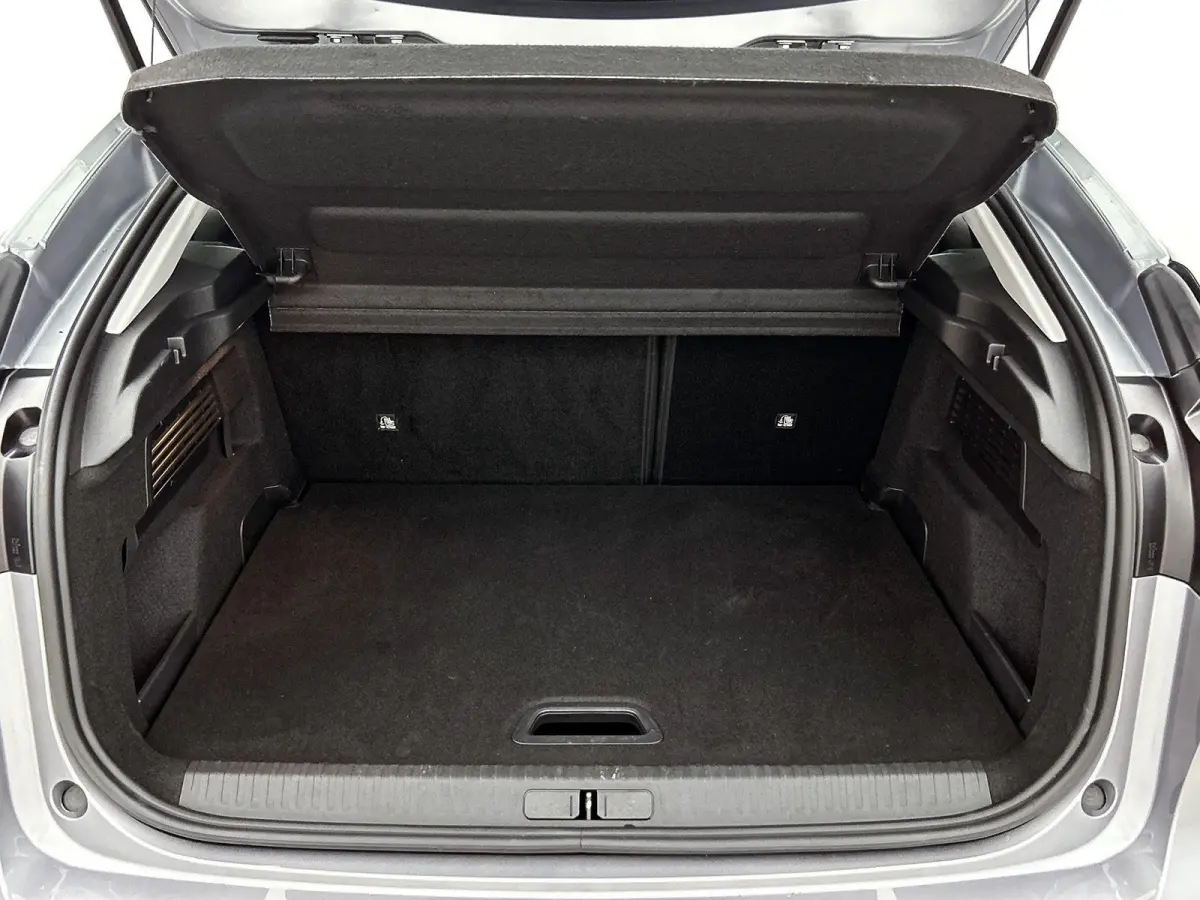 You 50 kWh 136pk | Accu 97% | Navigatie via Apple Carplay / Android Auto | Achteruitrijcamera | Climate Control | Cruise Control | Parkeersensoren | DAB+ radio | Armsteun | Stof/kunstlederen