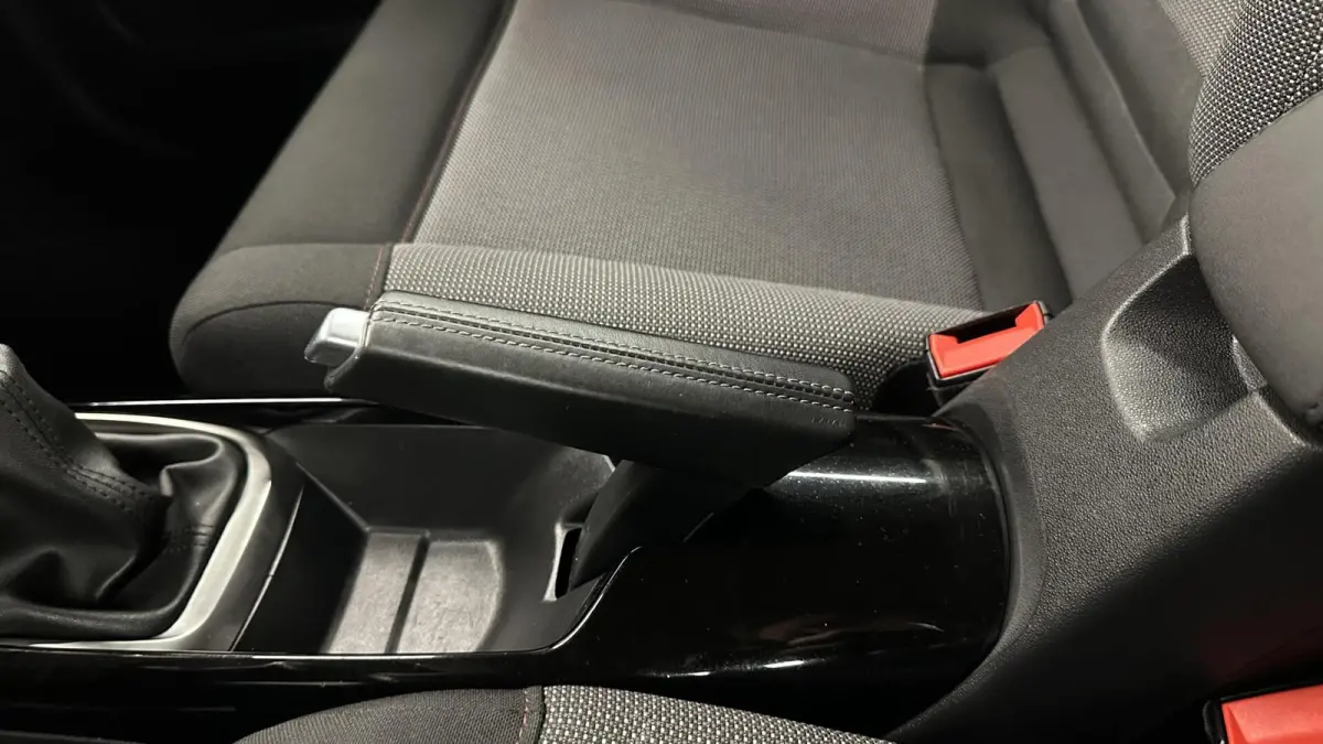 1.2 PureTech Feel CARPLAY CRUISE NAVIGATIE ECC.