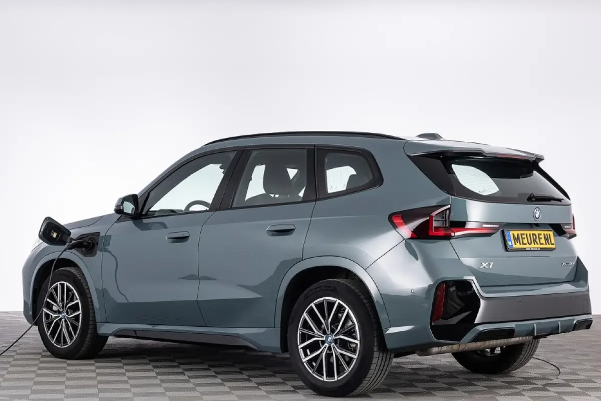 xDrive30e M Sport | harman/kardon | EL. STOELEN | 360 Camera | Head-Up | PHEV