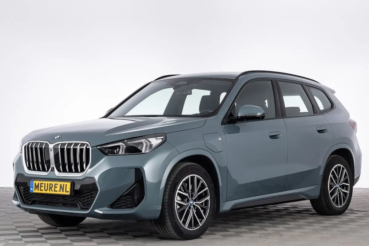 xDrive30e M Sport | harman/kardon | EL. STOELEN | 360 Camera | Head-Up | PHEV
