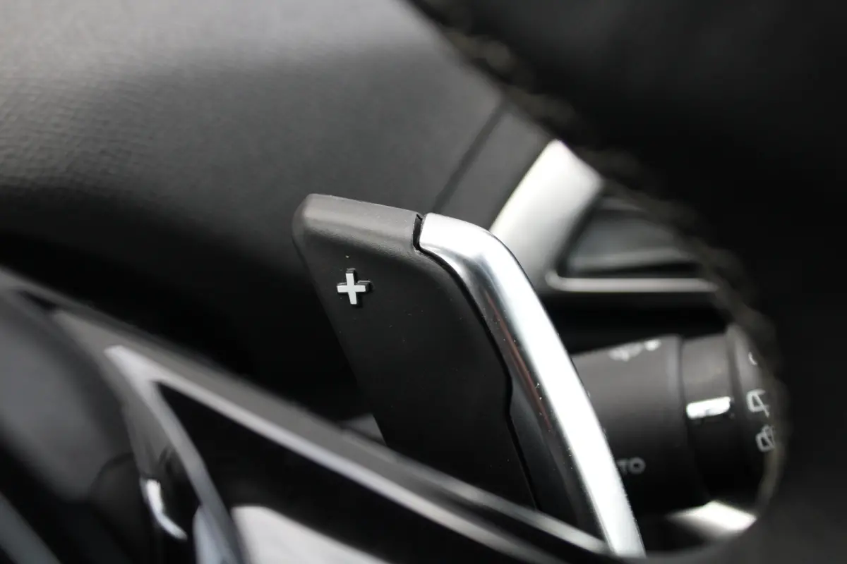 1.2 Hybrid 136 Allure Pack Business | Automaat | Navigatie | Camera | Mild Hybrid | Trekhaak | Apple carplay | 55.000km |