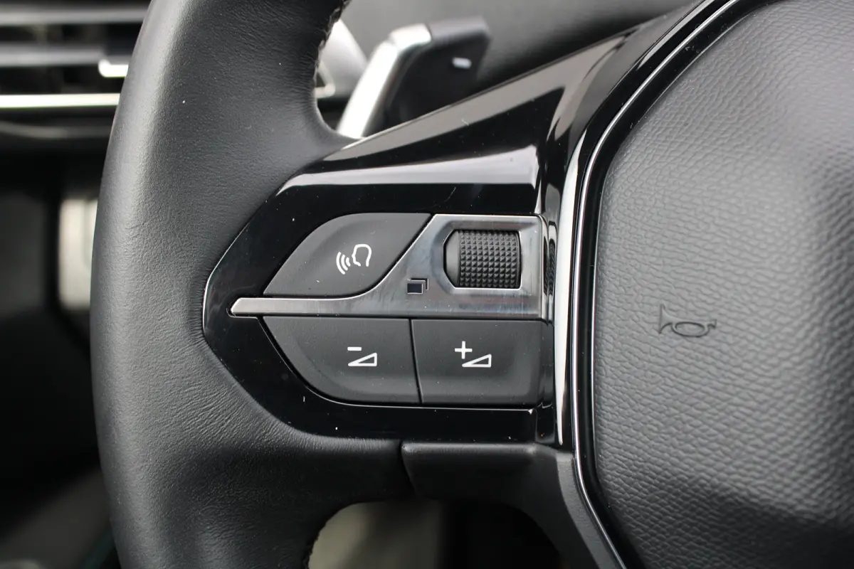 1.2 Hybrid 136 Allure Pack Business | Automaat | Navigatie | Camera | Mild Hybrid | Trekhaak | Apple carplay | 55.000km |
