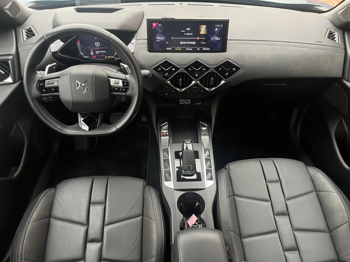 PureTech 130 EAT8 Grand Chic | Stoelverwarming | Leder | Adaptive Cruise Control | Head-up display | Keyless | Elektrisch verstelbare stoelen |