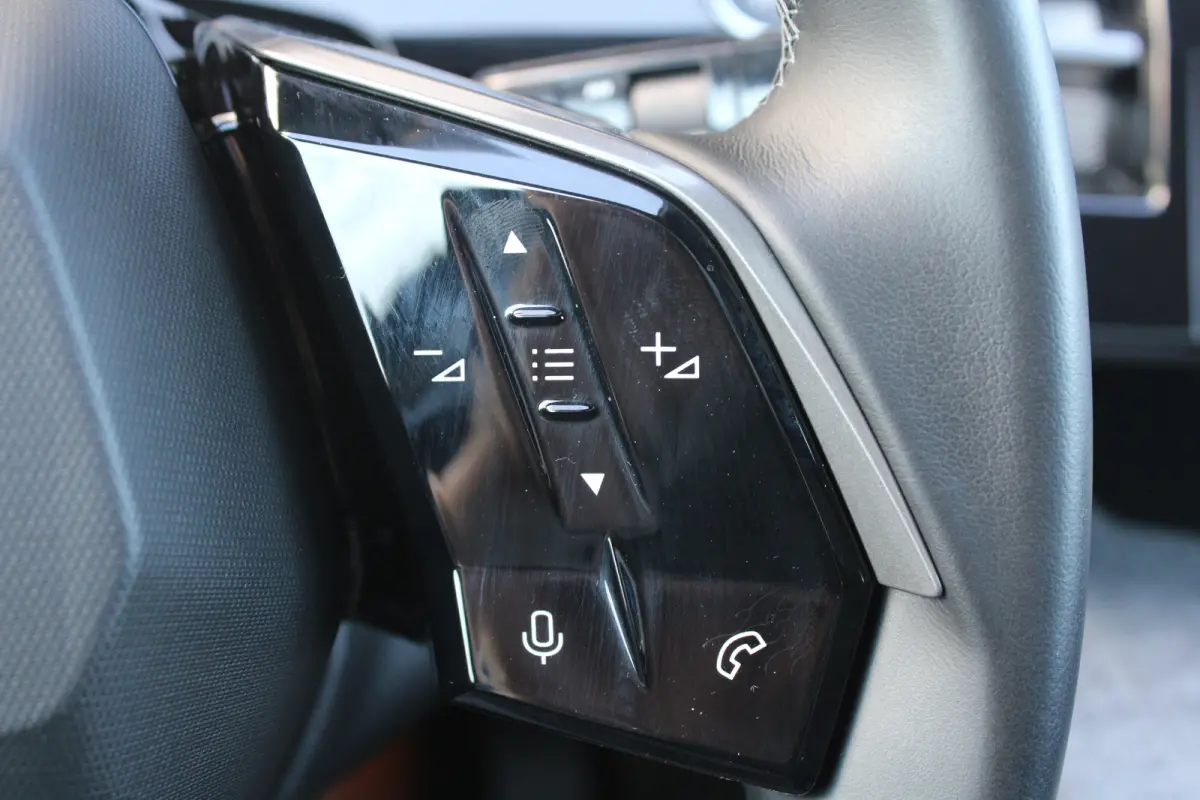 1.6 plug-in Hybrid 195 Allure | Automaat | Navigatie | Panorama/schuifdak | Camera | All season | NL auto | 9.750km |