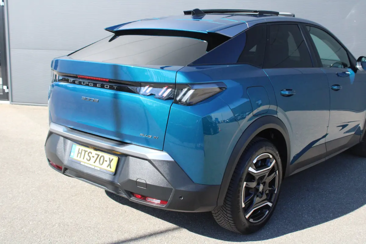 1.6 plug-in Hybrid 195 Allure | Automaat | Navigatie | Panorama/schuifdak | Camera | All season | NL auto | 9.750km |