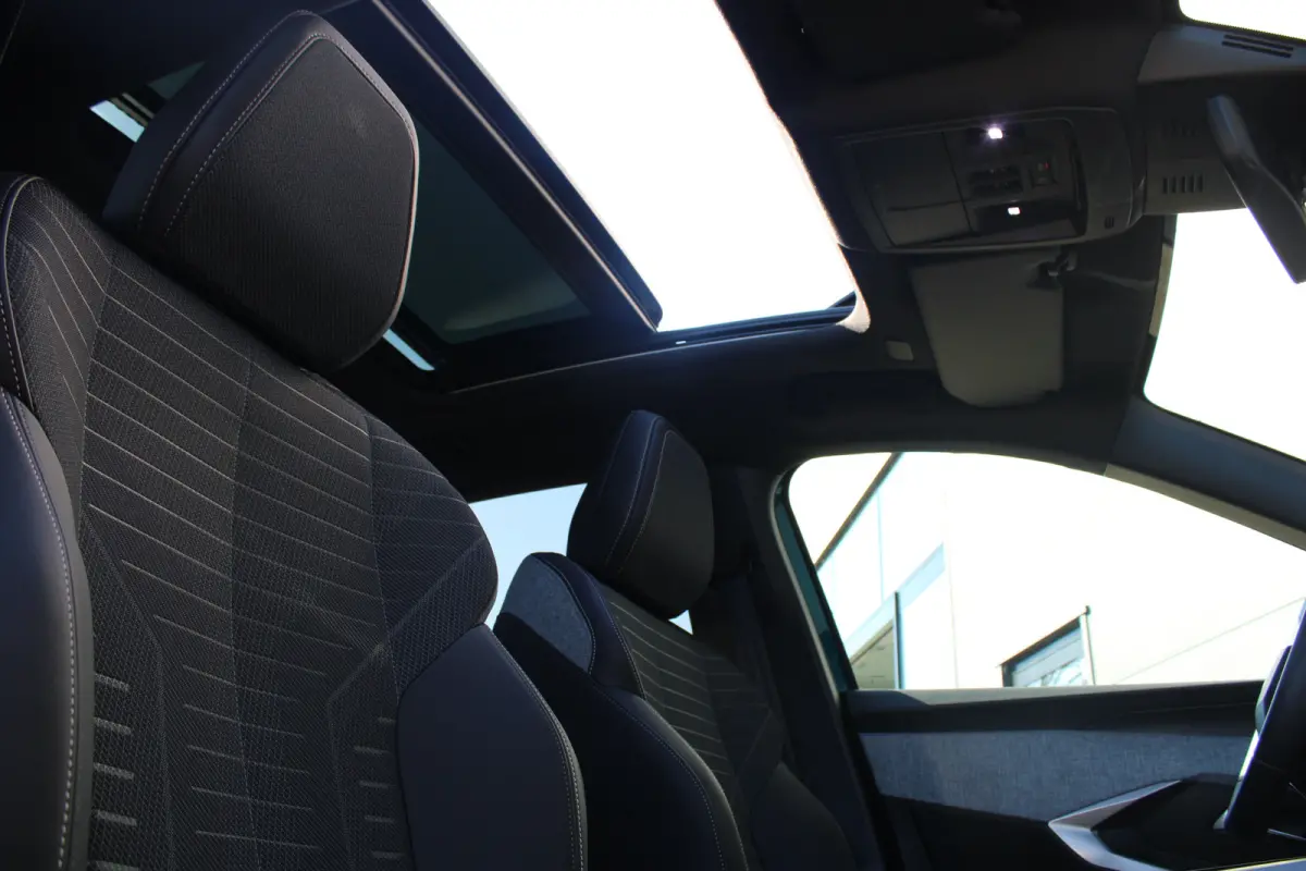 1.6 plug-in Hybrid 195 Allure | Automaat | Navigatie | Panorama/schuifdak | Camera | All season | NL auto | 9.750km |