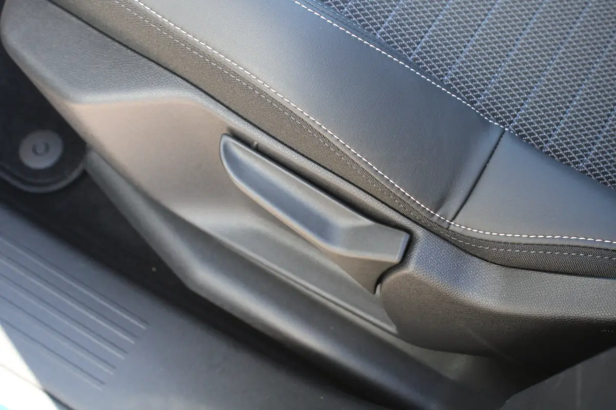 1.6 plug-in Hybrid 195 Allure | Automaat | Navigatie | Panorama/schuifdak | Camera | All season | NL auto | 9.750km |