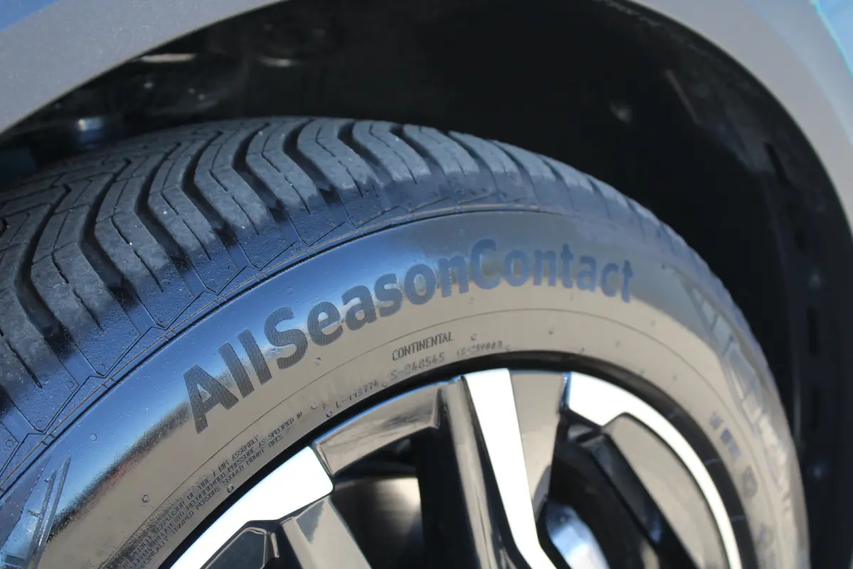 1.6 plug-in Hybrid 195 Allure | Automaat | Navigatie | Panorama/schuifdak | Camera | All season | NL auto | 9.750km |