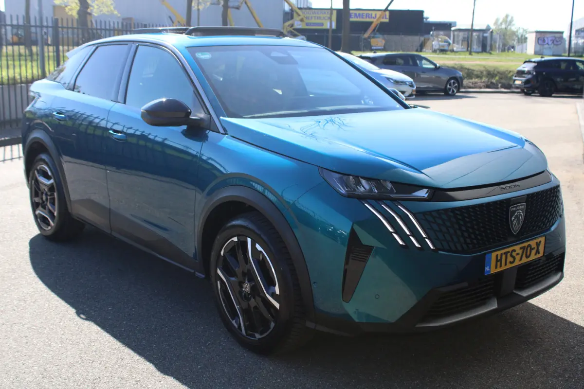 1.6 plug-in Hybrid 195 Allure | Automaat | Navigatie | Panorama/schuifdak | Camera | All season | NL auto | 9.750km |