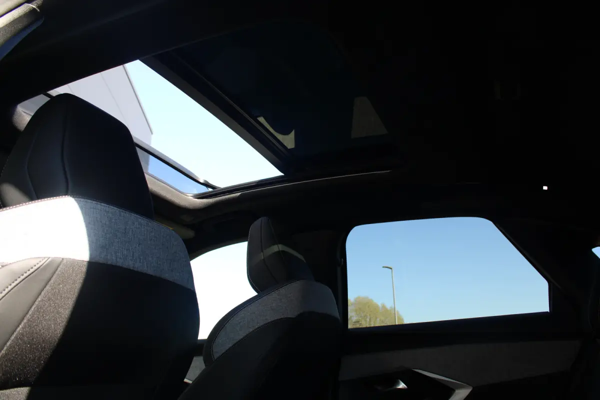 1.6 plug-in Hybrid 195 Allure | Automaat | Navigatie | Panorama/schuifdak | Camera | All season | NL auto | 9.750km |
