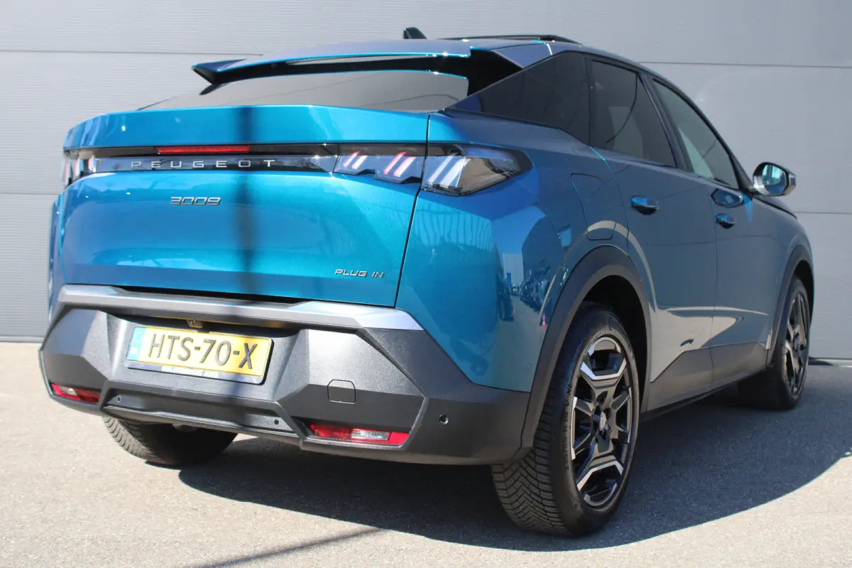1.6 plug-in Hybrid 195 Allure | Automaat | Navigatie | Panorama/schuifdak | Camera | All season | NL auto | 9.750km |