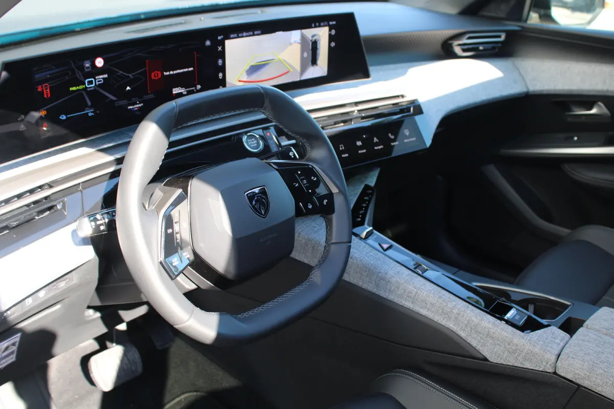 1.6 plug-in Hybrid 195 Allure | Automaat | Navigatie | Panorama/schuifdak | Camera | All season | NL auto | 9.750km |