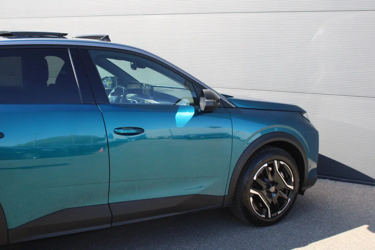 1.6 plug-in Hybrid 195 Allure | Automaat | Navigatie | Panorama/schuifdak | Camera | All season | NL auto | 9.750km |