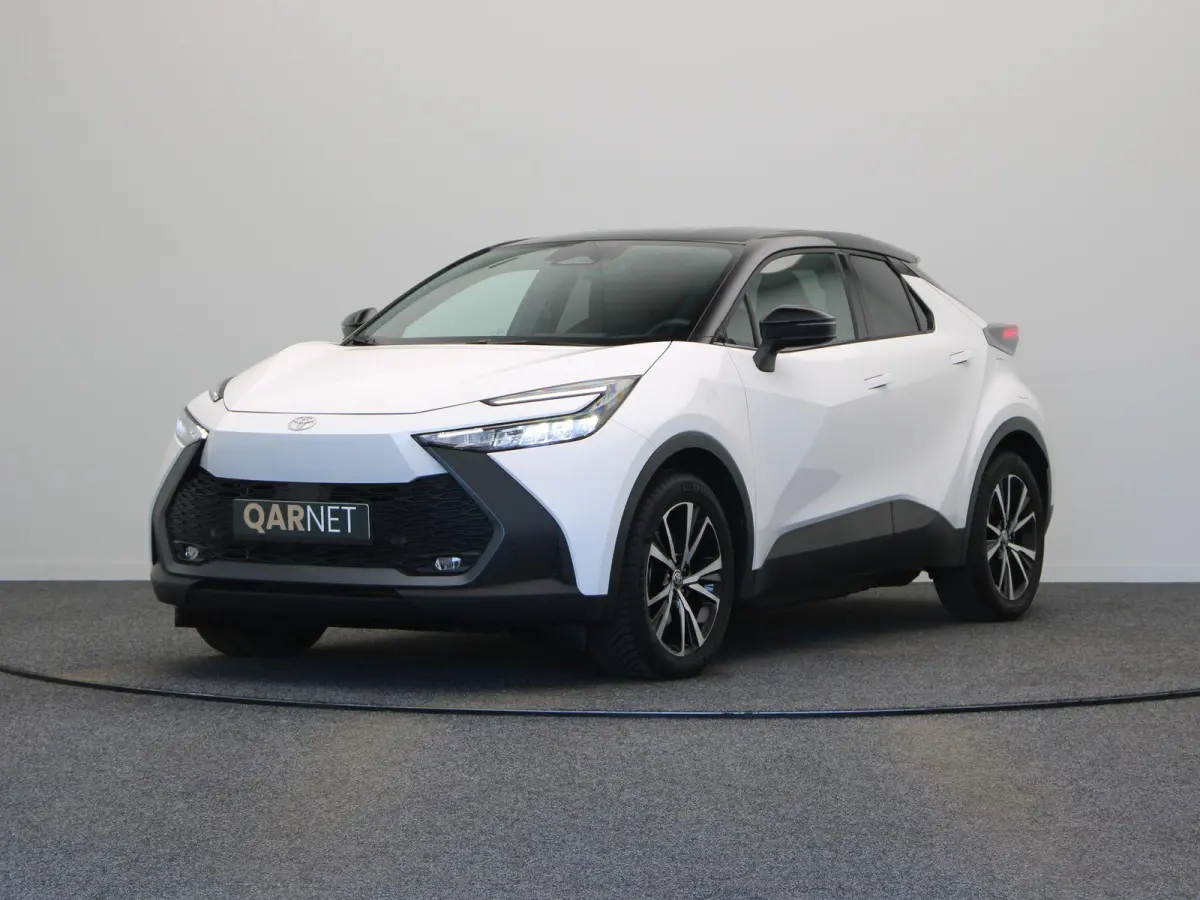 2.0 Plug-in Hybrid 220 First Edition | Stoelverwarming | PHEV | Keyless Entry | All Season Banden |
