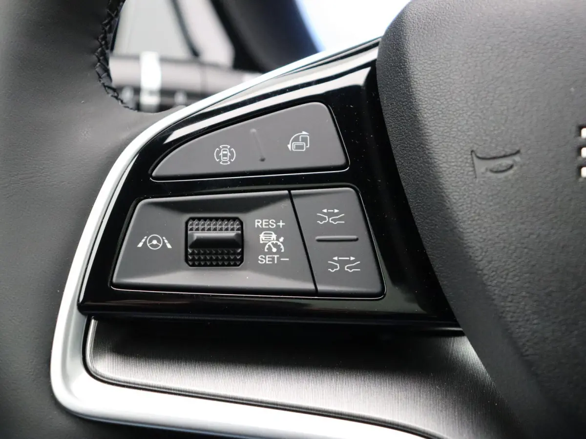 1.5 DM-i FWD Comfort | 26.6 KWh Accu | 125km WLTP | Verwarmde/geventileerde voorstoelen | Stuurwielverwarming | Panoramadak | Head-Up Display | Infinity audio |