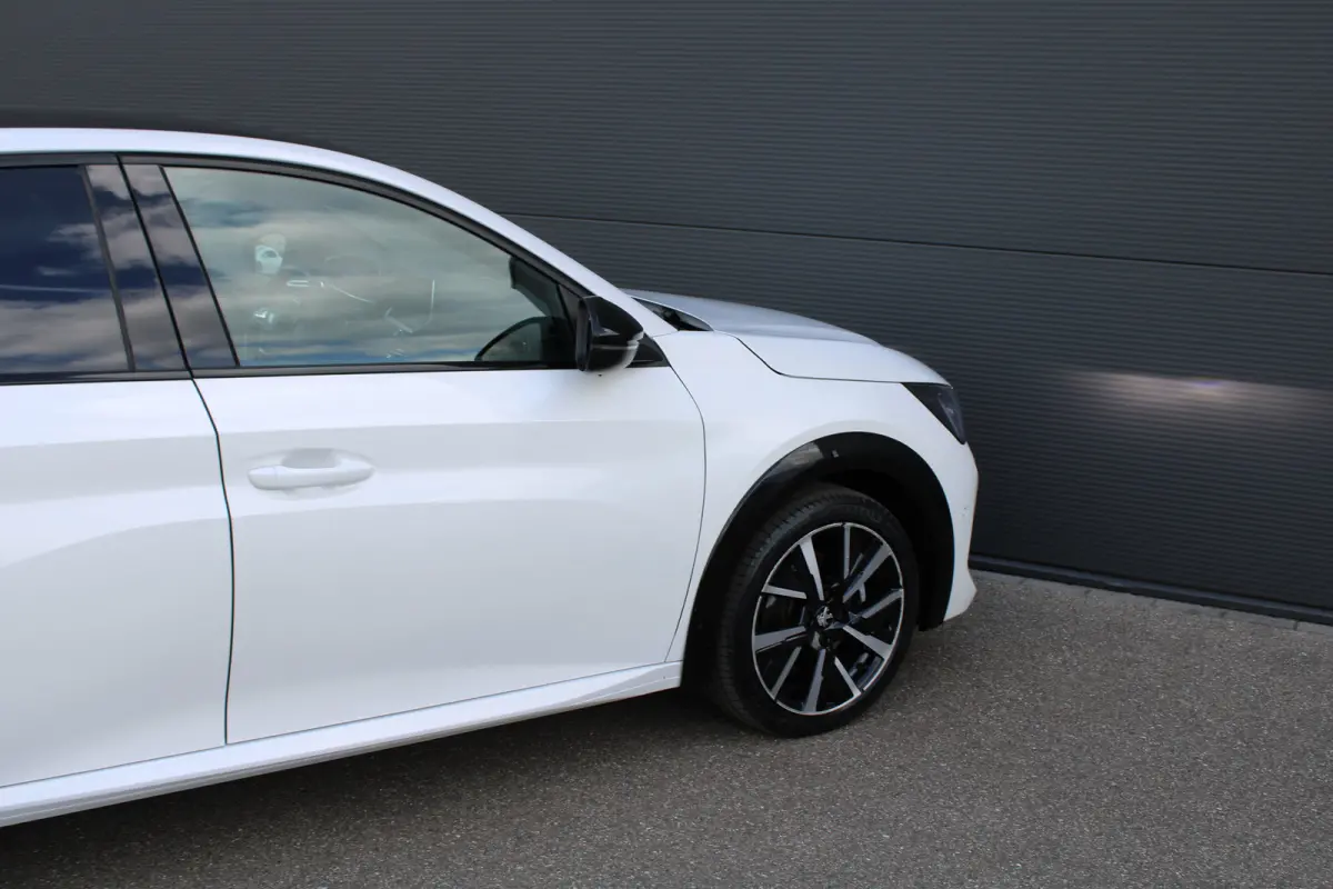 1.2 PureTech GT Pack | Navigatie | Camera | Panoramadak | Stoelverwarming | Apple carplay | Full LED |