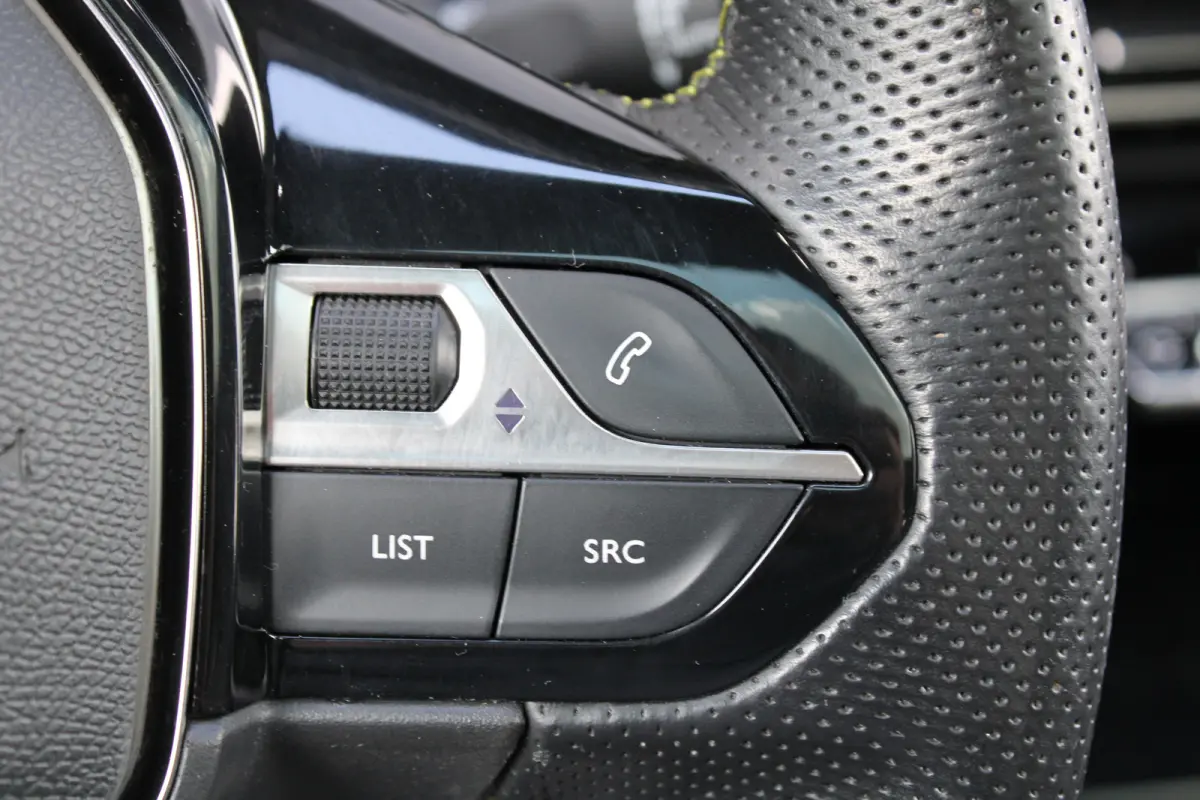 1.2 PureTech GT Pack | Navigatie | Camera | Panoramadak | Stoelverwarming | Apple carplay | Full LED |