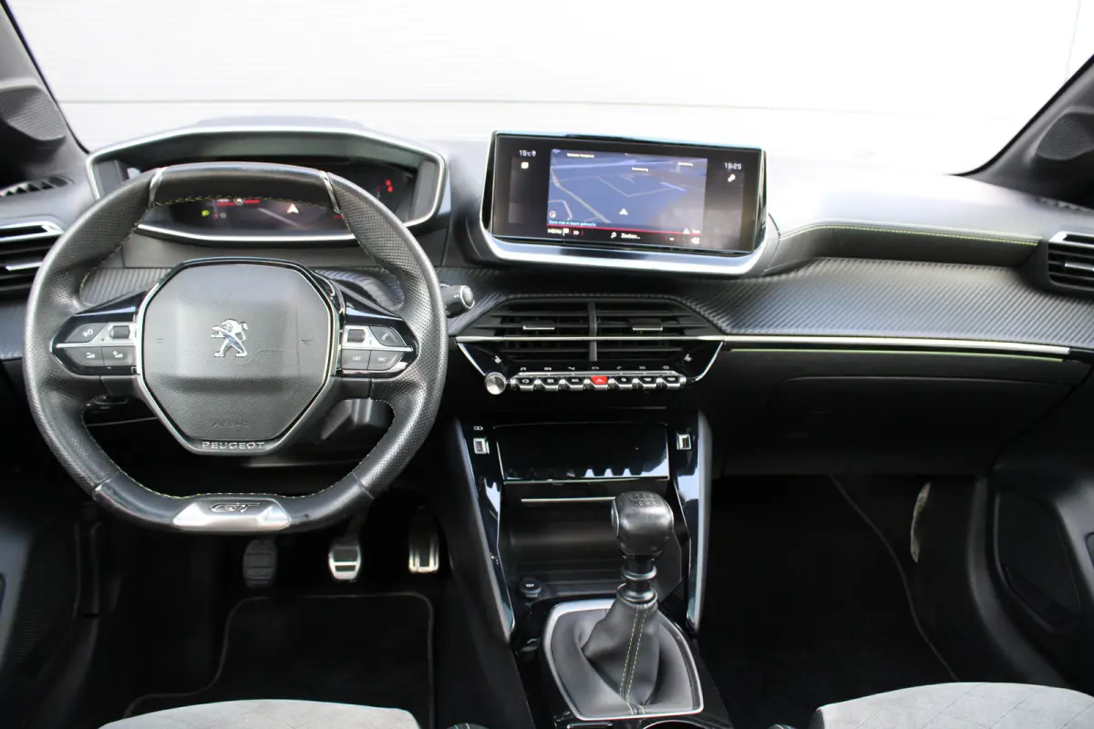 1.2 PureTech GT Pack | Navigatie | Camera | Panoramadak | Stoelverwarming | Apple carplay | Full LED |