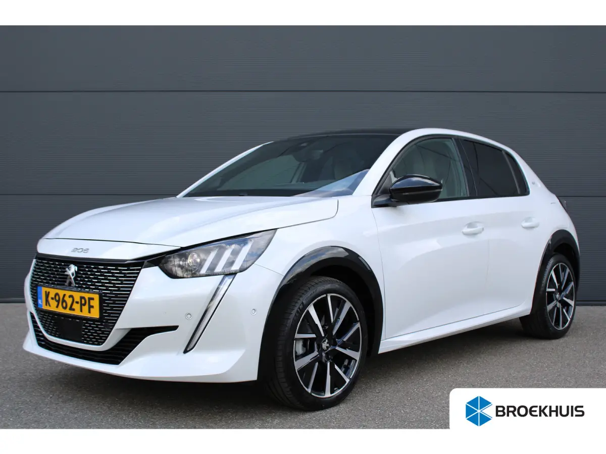 1.2 PureTech GT Pack | Navigatie | Camera | Panoramadak | Stoelverwarming | Apple carplay | Full LED |