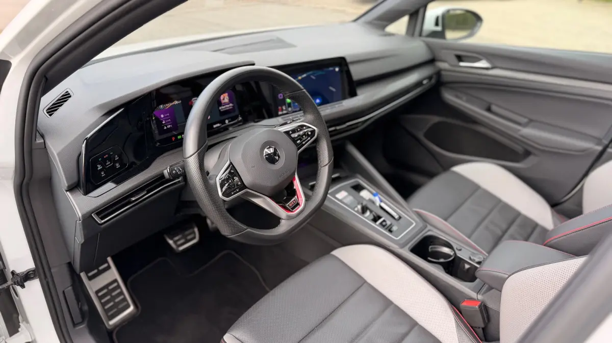 2.0 TSI GTI Panoramadak Leer Stoelverwarming/Verkoeling Camera Keyless entry