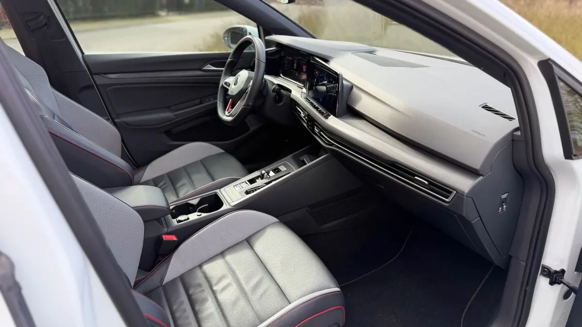 2.0 TSI GTI Panoramadak Leer Stoelverwarming/Verkoeling Camera Keyless entry