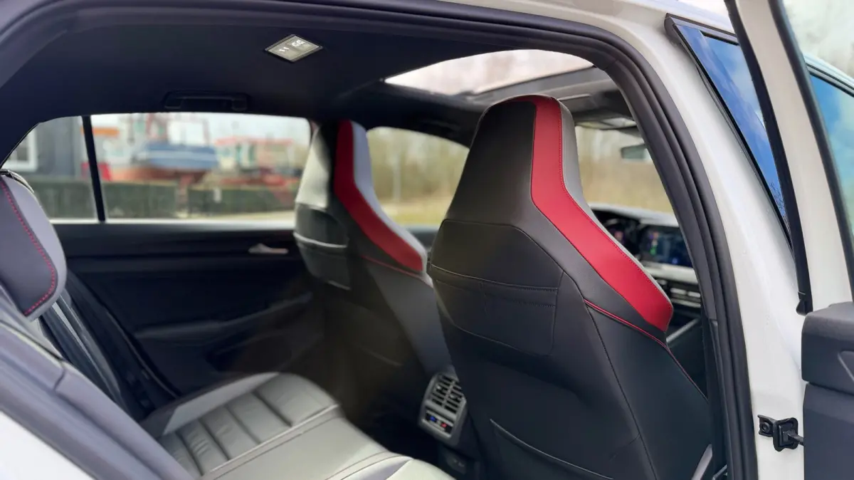 2.0 TSI GTI Panoramadak Leer Stoelverwarming/Verkoeling Camera Keyless entry