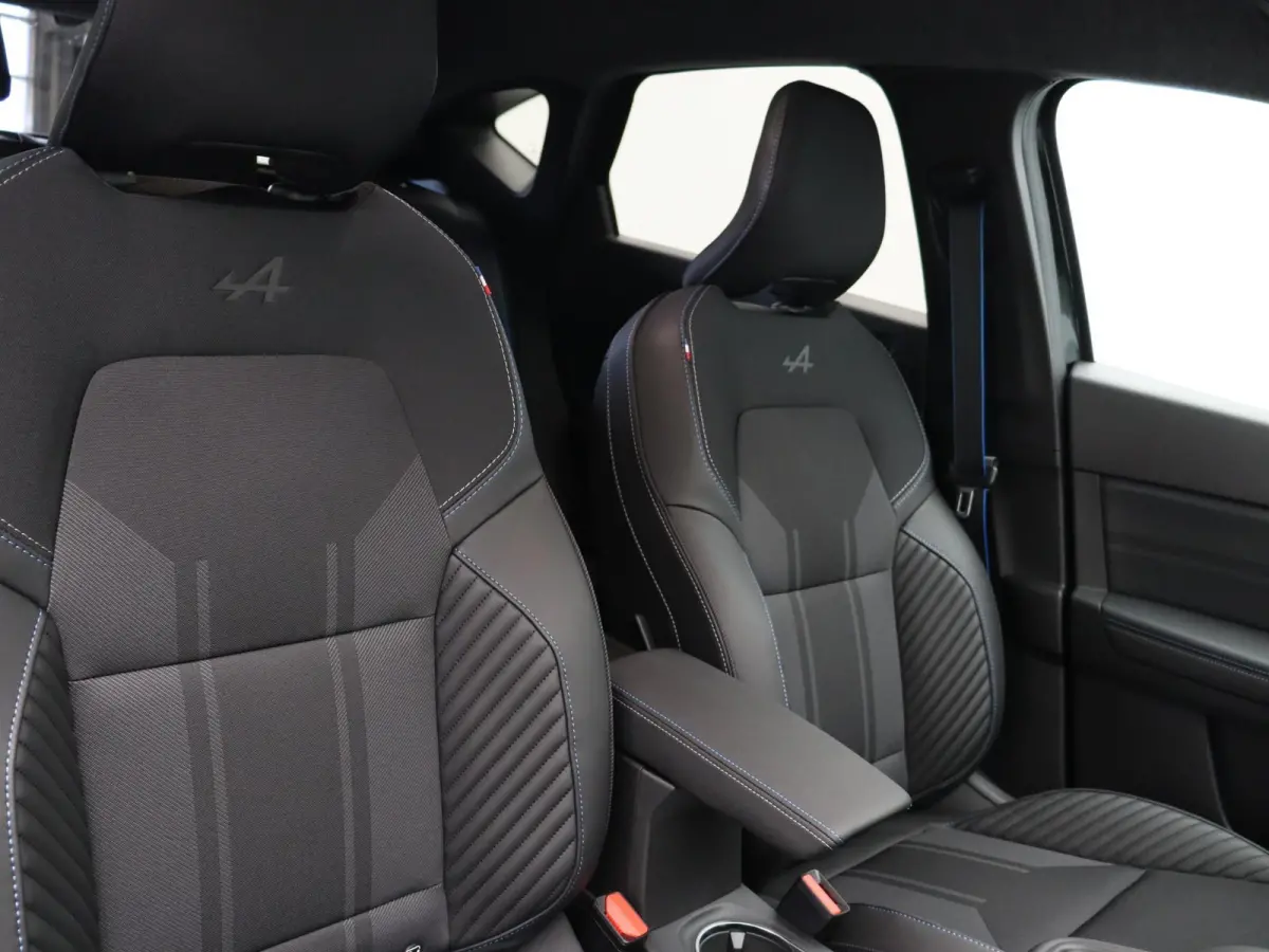E-Tech full hybrid 160pk esprit Alpine | Vijf jaar garantie | Panoramisch dak | Harman kardon | Stoelverwarming | Voorruitverwarming |