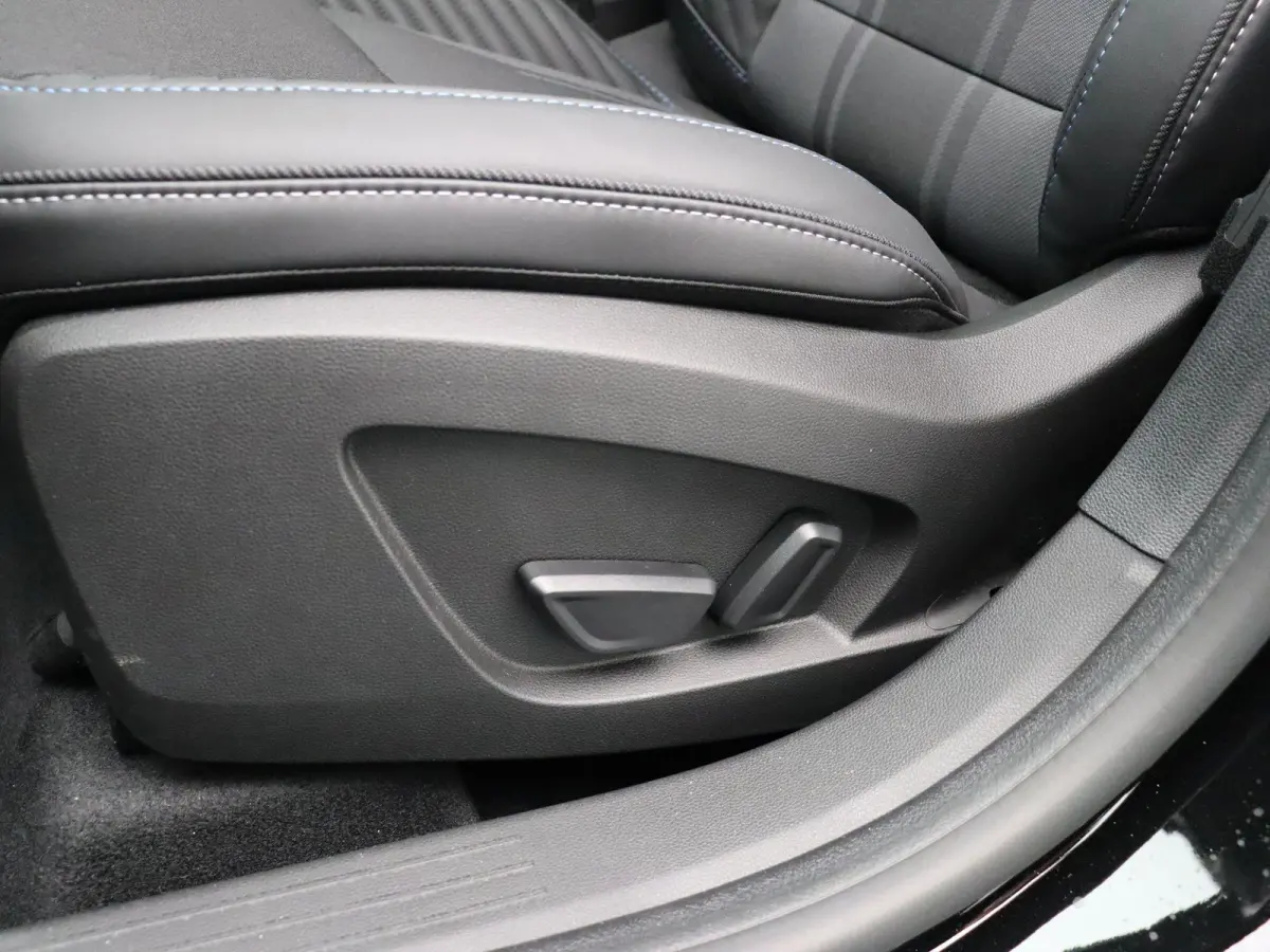 E-Tech full hybrid 160pk esprit Alpine | Vijf jaar garantie | Panoramisch dak | Harman kardon | Stoelverwarming | Voorruitverwarming |