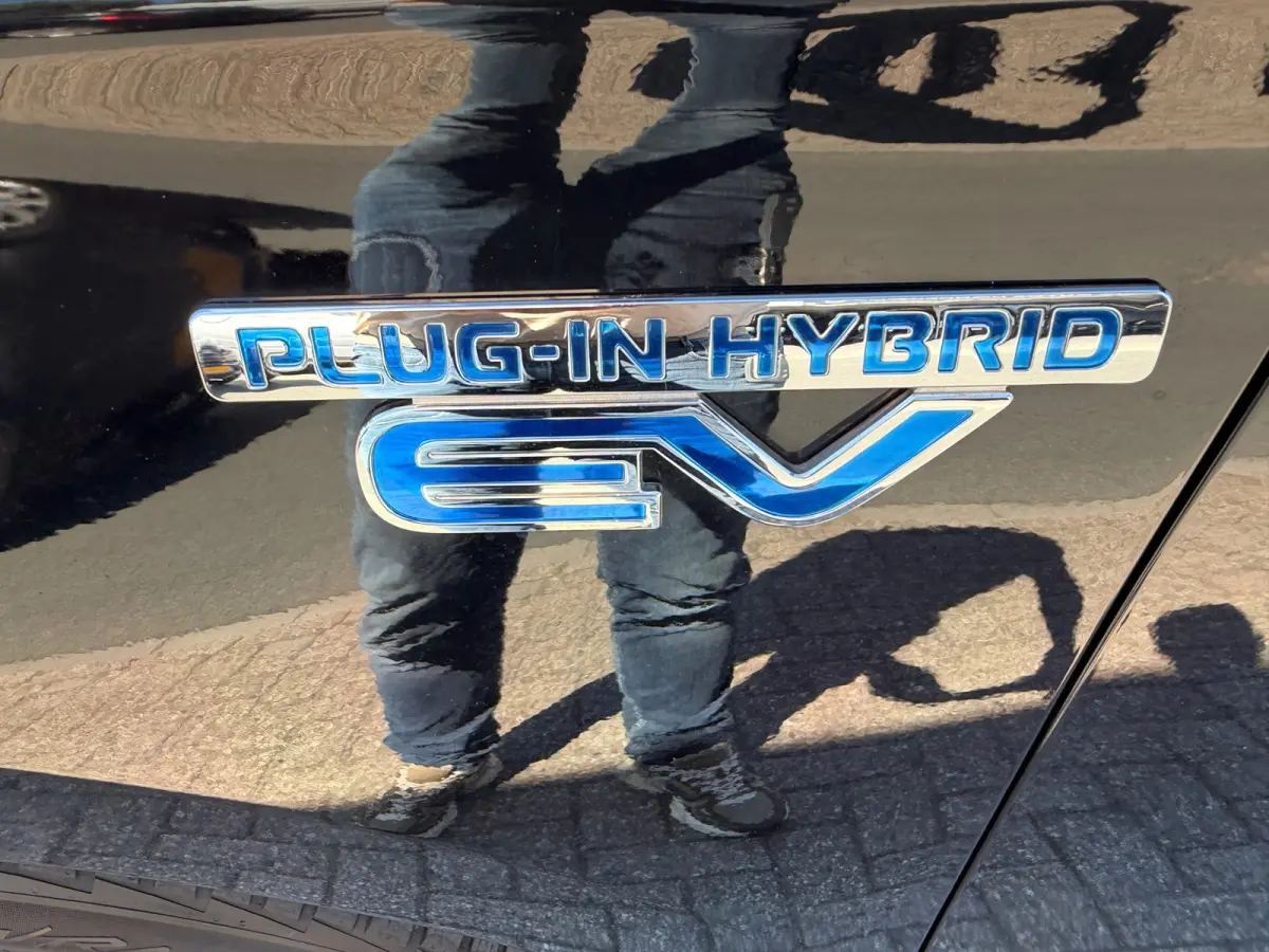 2.4 PHEV AWD PURE PLUG IN HYBRIDE CAMERA CARPLAY LED-XENON