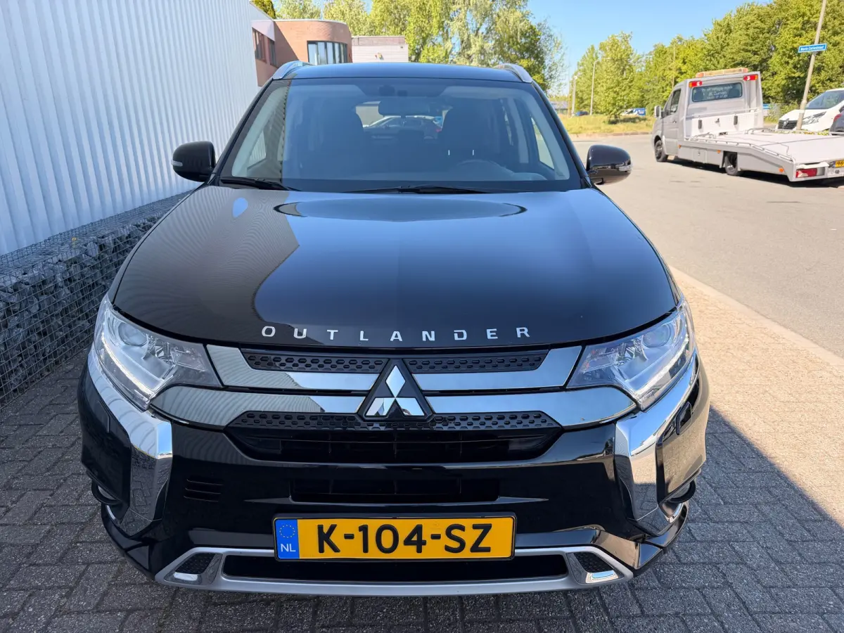 2.4 PHEV AWD PURE PLUG IN HYBRIDE CAMERA CARPLAY LED-XENON