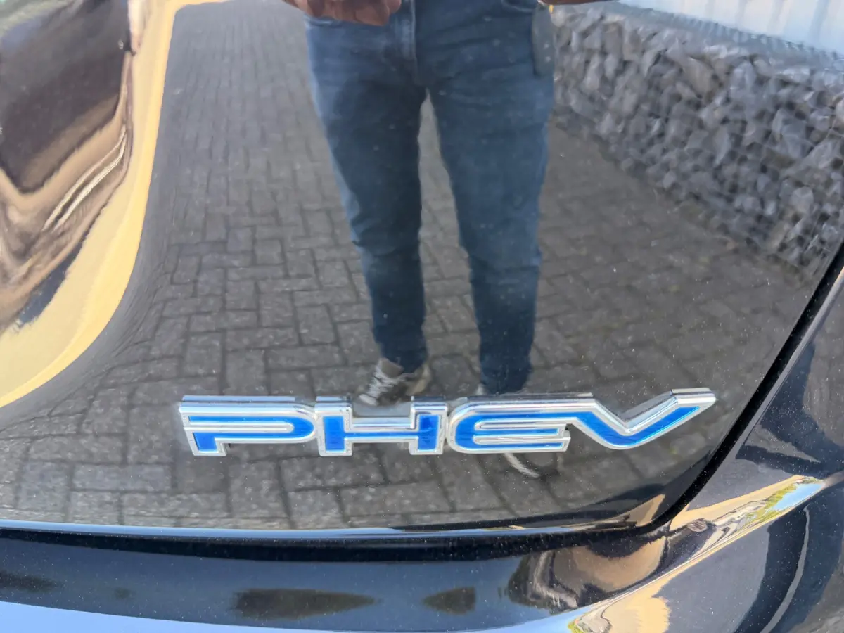 2.4 PHEV AWD PURE PLUG IN HYBRIDE CAMERA CARPLAY LED-XENON