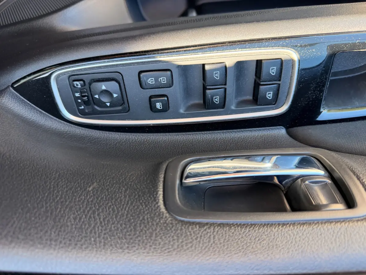 2.4 PHEV AWD PURE PLUG IN HYBRIDE CAMERA CARPLAY LED-XENON