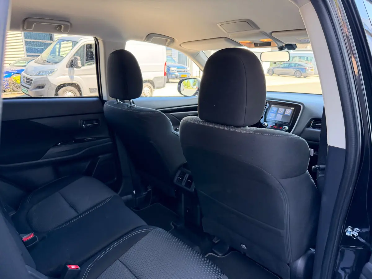 2.4 PHEV AWD PURE PLUG IN HYBRIDE CAMERA CARPLAY LED-XENON