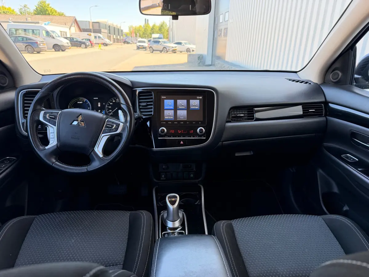 2.4 PHEV AWD PURE PLUG IN HYBRIDE CAMERA CARPLAY LED-XENON