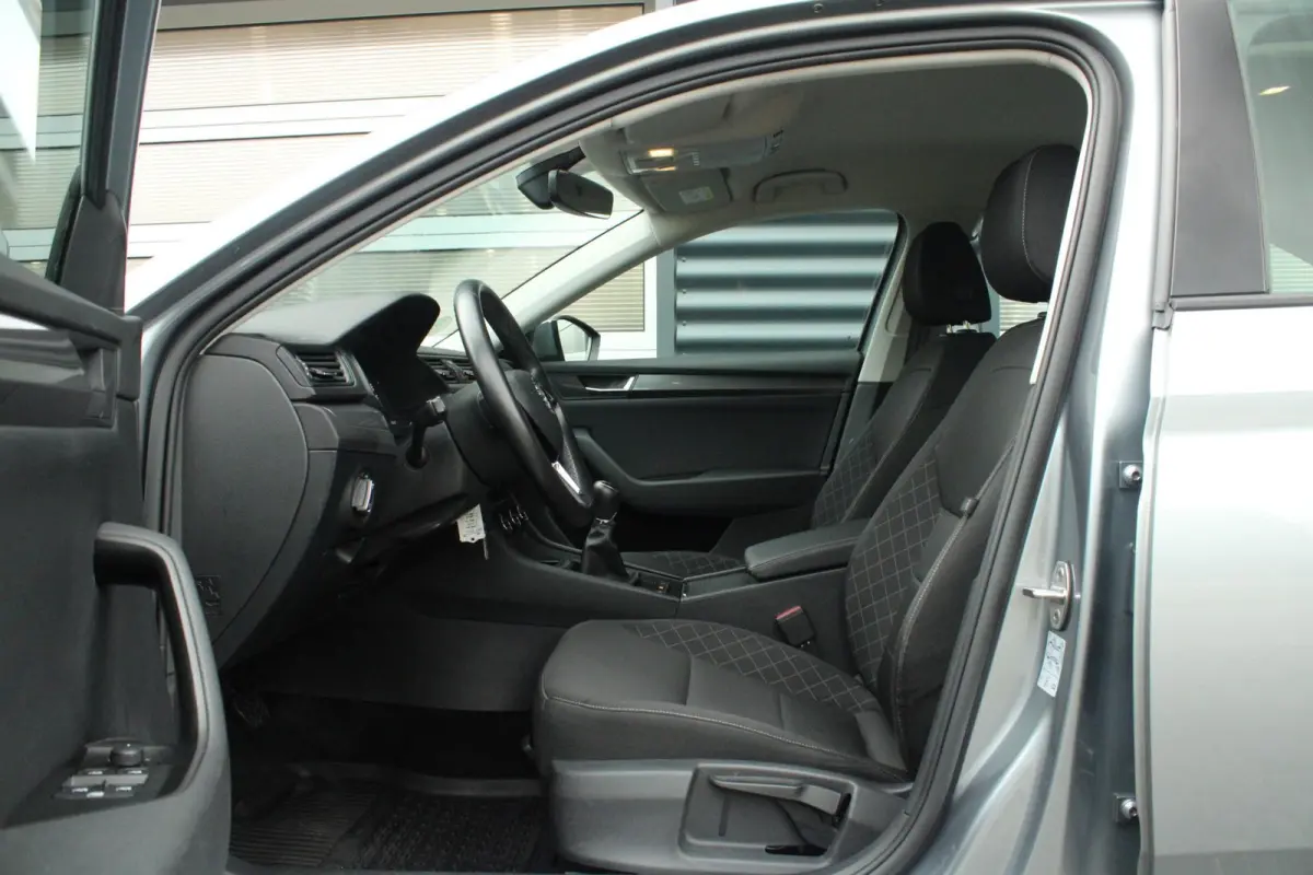 1.5 TSI 150pk Ambition | Verwarmde Voorruit | Cruise Control | 17'LM Velgen | Parkeersensoren | Stoelverwarming | Climate Control