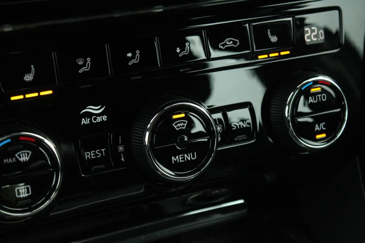 1.5 TSI 150pk Ambition | Verwarmde Voorruit | Cruise Control | 17'LM Velgen | Parkeersensoren | Stoelverwarming | Climate Control