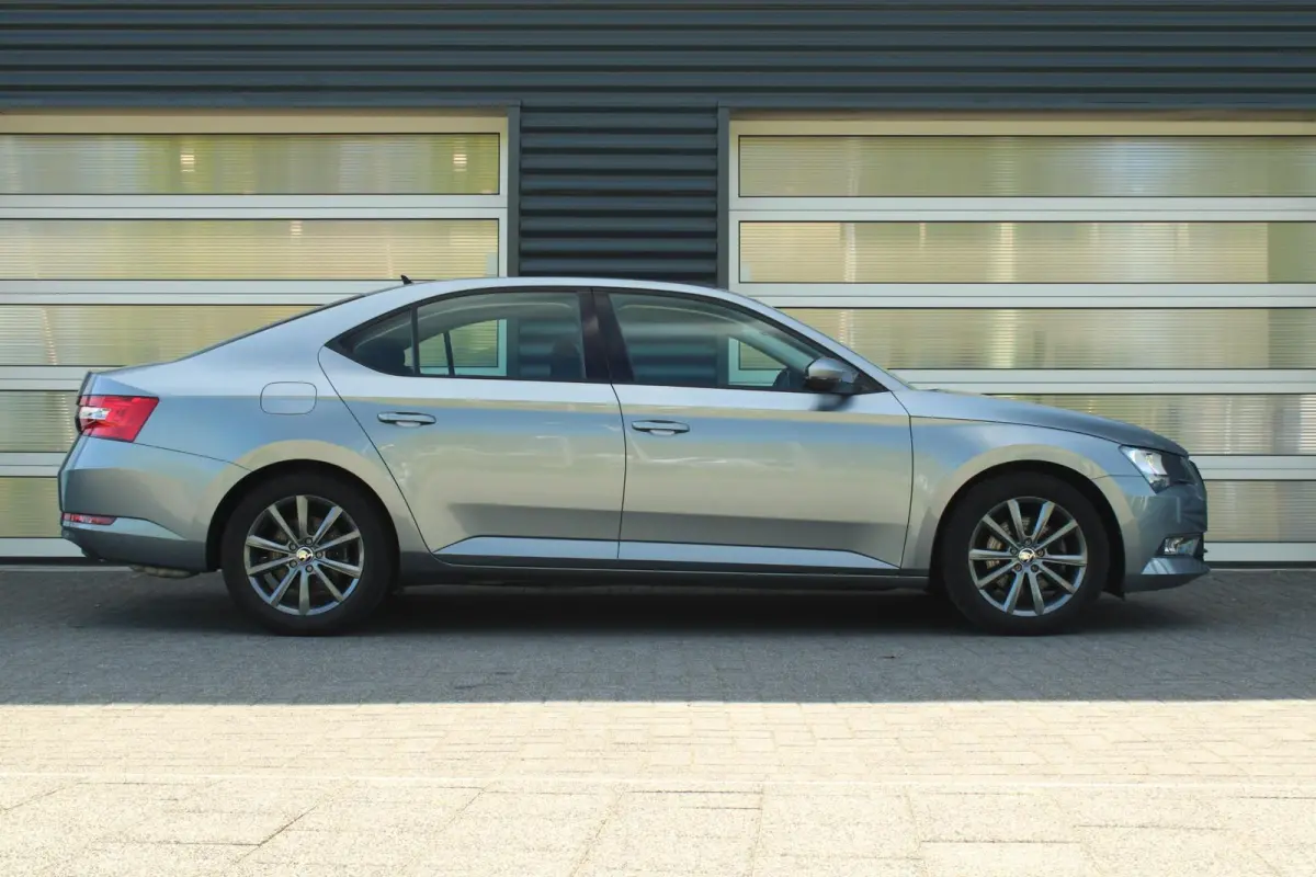 1.5 TSI 150pk Ambition | Verwarmde Voorruit | Cruise Control | 17'LM Velgen | Parkeersensoren | Stoelverwarming | Climate Control