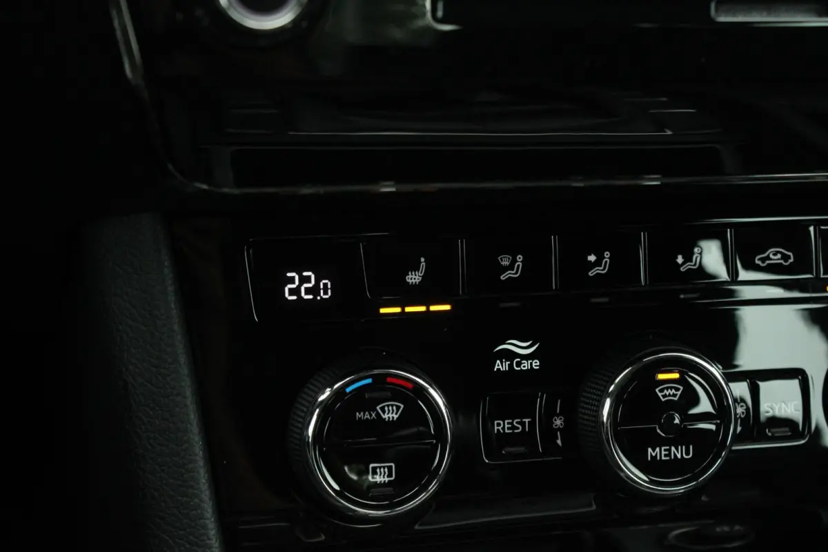 1.5 TSI 150pk Ambition | Verwarmde Voorruit | Cruise Control | 17'LM Velgen | Parkeersensoren | Stoelverwarming | Climate Control