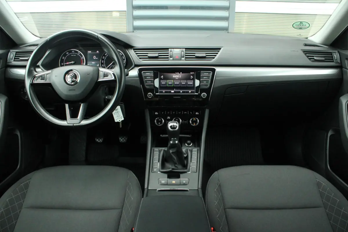 1.5 TSI 150pk Ambition | Verwarmde Voorruit | Cruise Control | 17'LM Velgen | Parkeersensoren | Stoelverwarming | Climate Control